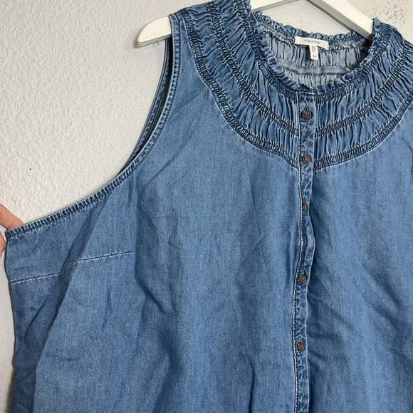 Maurices Plus Size Women’s 3X Chambray Sleeveless Button Down Top NWT Casual - Picture 2 of 8